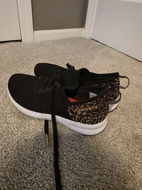 New Balance Black Knit Women's Sneakers with Leopard Heel